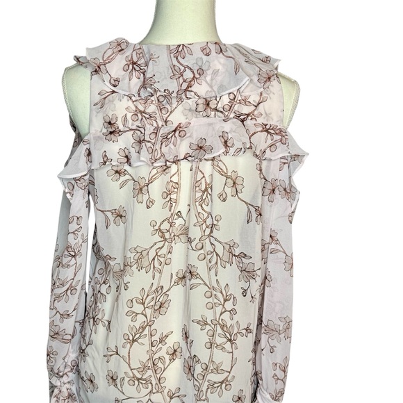 BCBG Maxazria Blouse Size Medium - Picture 2 of 9